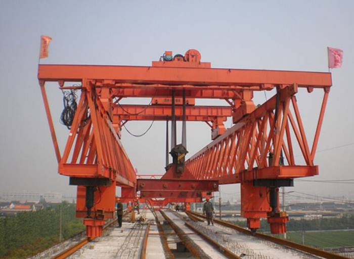 JQJ40M-160T架橋機(jī)在使用過程中的安全技術(shù)注意事項有哪些?那JQJ40M-160T架橋機(jī)的作業(yè)要求的？